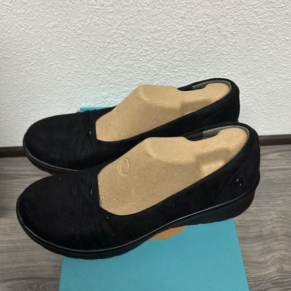 Bzees Goody Slip On - Picture 5 of 8